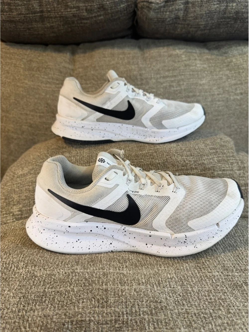 Nike Run Swift 3 Running Shoes White Black Speckled Men's Size 9 IB4370-100